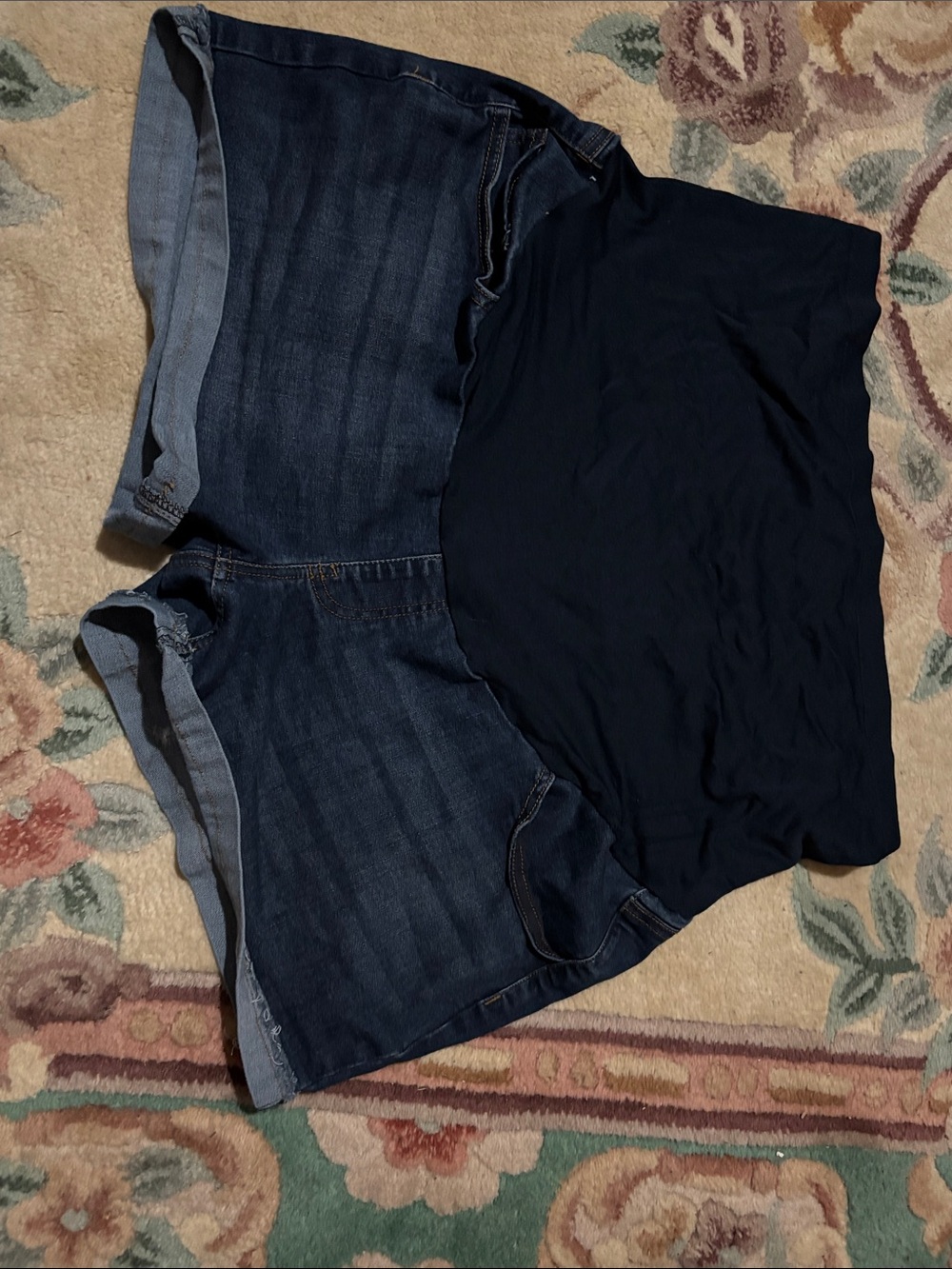 Time and Tru maternity shorts